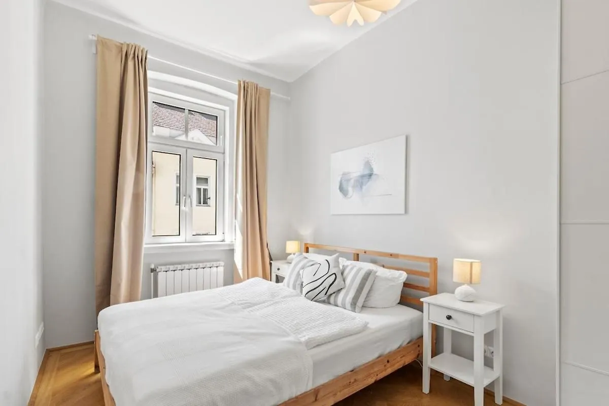 Apartment 12 Minutes To Schoenbrunn I 5 Minutes To Metro U3 Vienna Austria