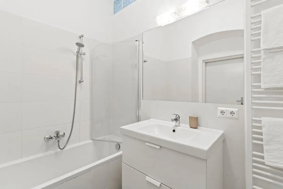 12 Minutes To Schoenbrunn I 5 Minutes To Metro U3 Vienna Apartment