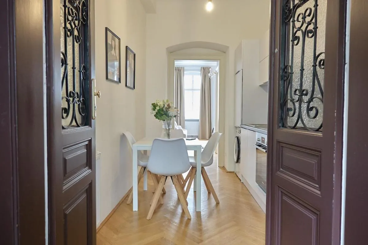 12 Minutes To Schoenbrunn I 5 Minutes To Metro U3 Viena Apartamento
