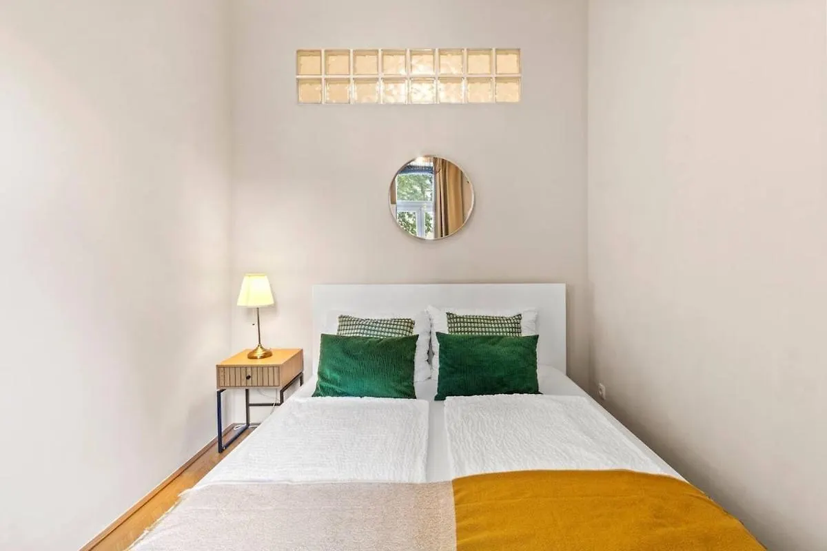 Apartamento 12 Minutes To Schoenbrunn I 5 Minutes To Metro U3 Viena