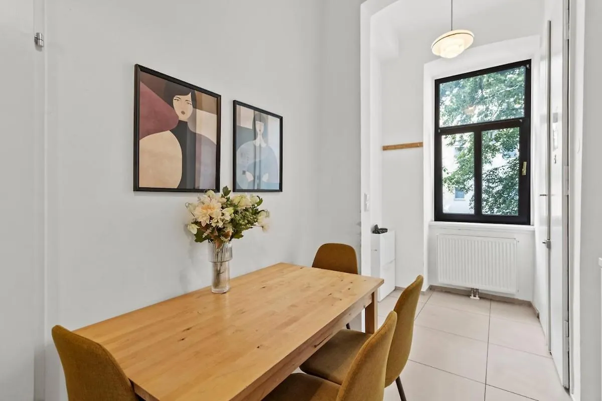 12 Minutes To Schoenbrunn I 5 Minutes To Metro U3 Viena Apartamento