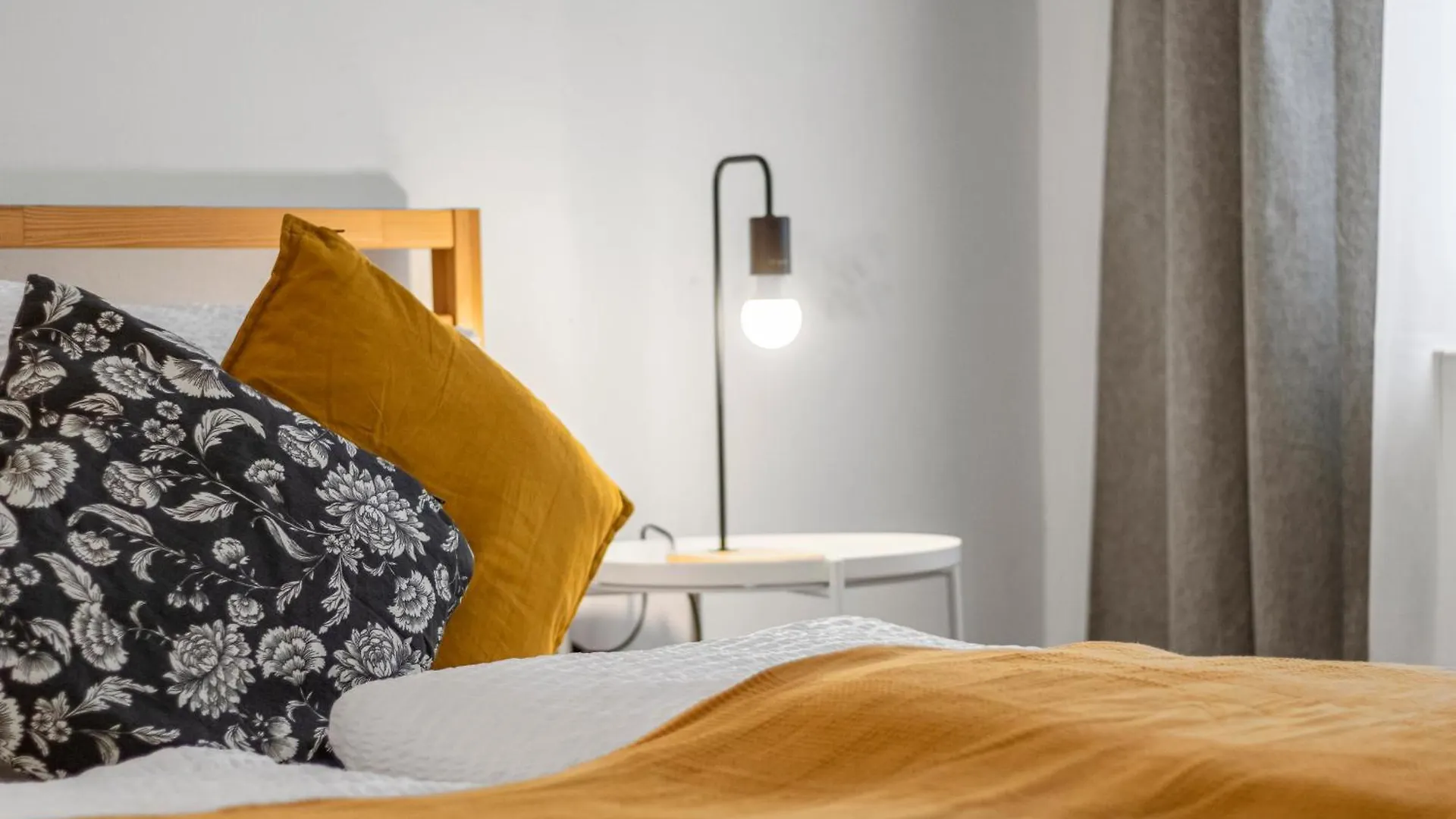 12 Minutes To Schoenbrunn I 5 Minutes To Metro U3 Viena Apartamento